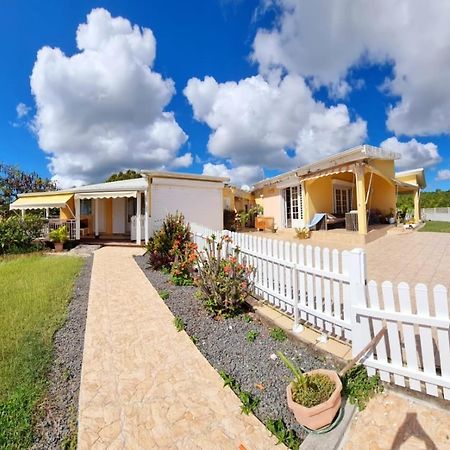 Loue F3 Vue Sur Mer Dans Propriete Privee Sainte-Anne  Exterior photo